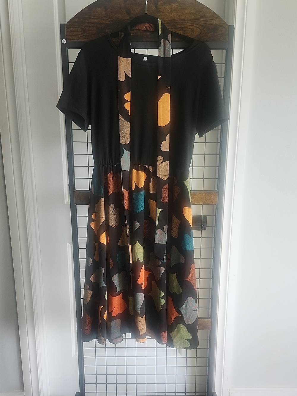 Black Short-Sleeve Dress with Multicolor Leaf Print